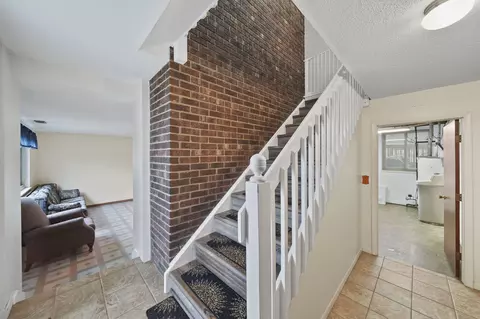 Entry Way - 5112 Murray Rd, Jackson, MI 49201 photo 3 of 4