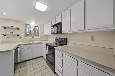 Kitchen - 5112 Murray Rd, Jackson, MI 49201 photo 5 of 5