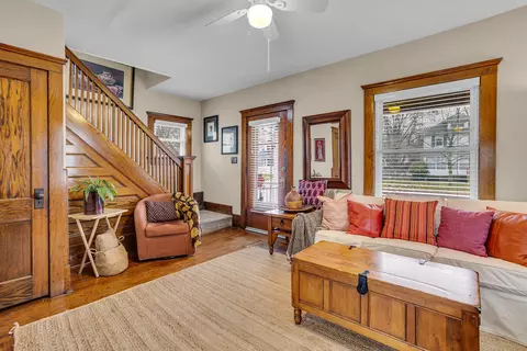 741 Douglas St, Jackson, MI 49203 photo 9
