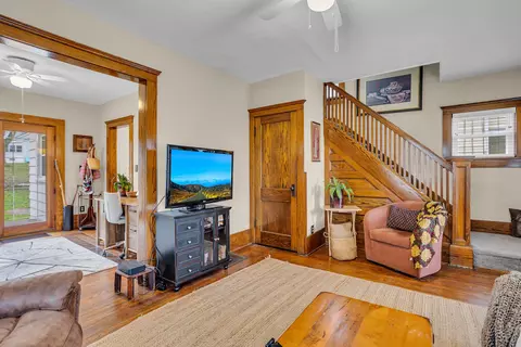741 Douglas St, Jackson, MI 49203 photo 10