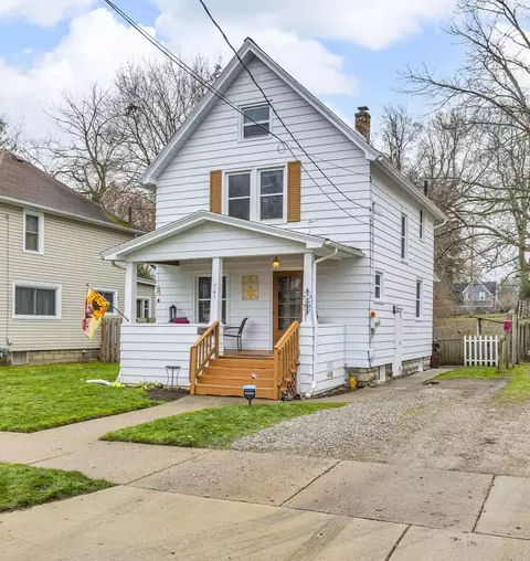 741 Douglas St, Jackson, MI 49203 photo 2
