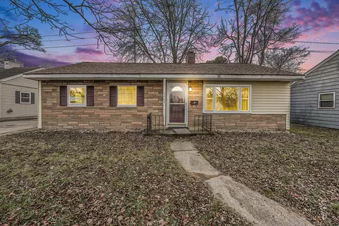 1262 Hollywood St NE, Grand Rapids, MI 49505