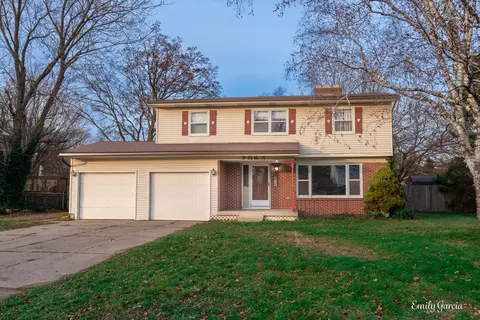 2063 Sandcrest St, Jenison, MI 49428