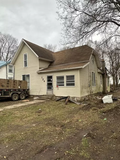 124 W Clay St, Sherwood, MI 49089
