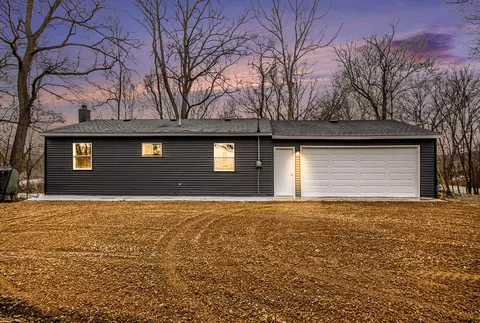 11121 Pine Lake Rd, Delton, MI 49046