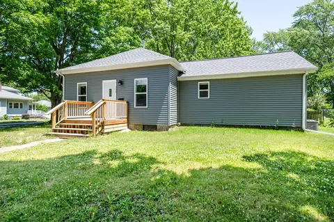 308 N Elm St, Three Oaks, MI 49128
