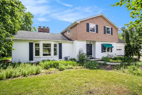 121 Minges Cir, Battle Creek, MI 49015