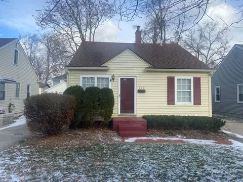 609 Dewey St, Royal Oak, MI 48067