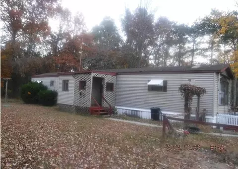 912 S Bossett Rd, Ravenna, MI 49451