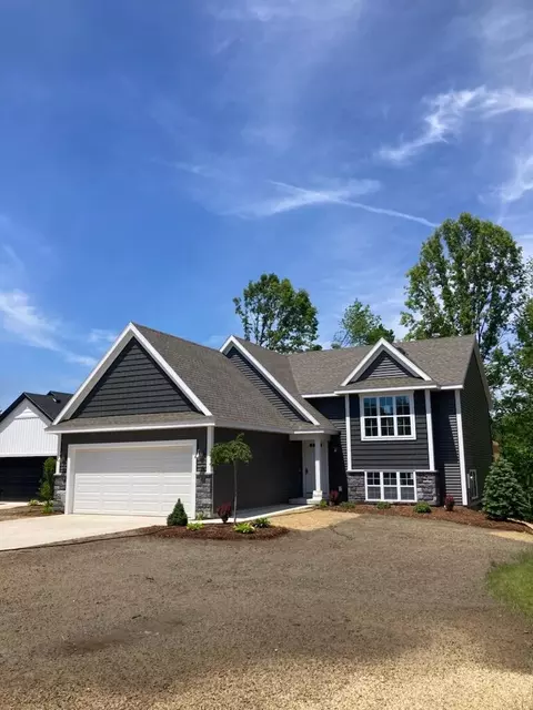 3486 Breezewood Ct SE, Kentwood, MI 49512