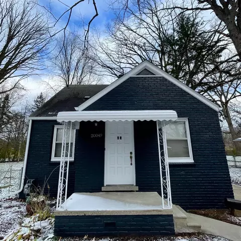 20049 Woodcrest St, Harper Woods, MI 48225