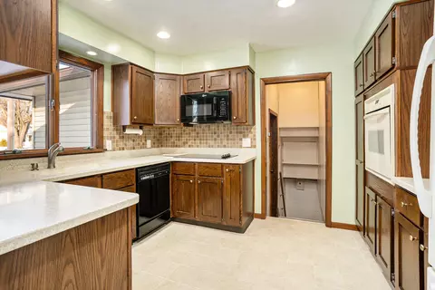 80 W 34th St, Holland, MI 49423