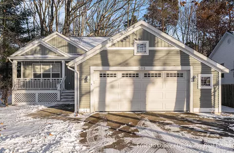 263 N Division Ave, Holland, MI 49424