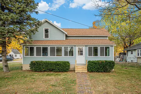 405 S Main St, Lawton, MI 49065