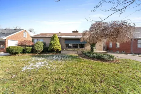 2297 19th St, Wyandotte, MI 48192