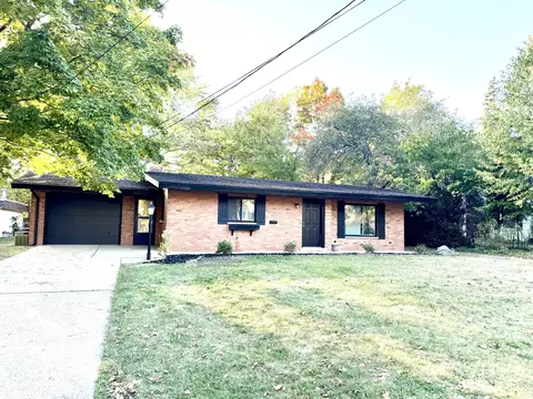 1105 Barber Ter NW, Grand Rapids, MI 49504
