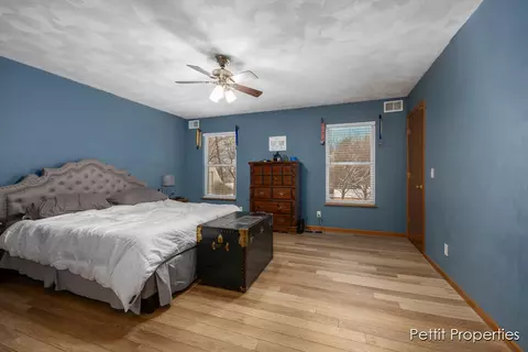 402 Richfield Ave, Springfield, MI 49037 photo 18