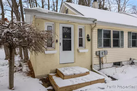 402 Richfield Ave, Springfield, MI 49037 photo 7
