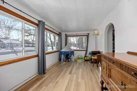 402 Richfield Ave, Springfield, MI 49037 photo 9
