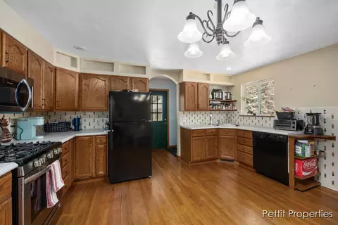 402 Richfield Ave, Springfield, MI 49037 photo 14