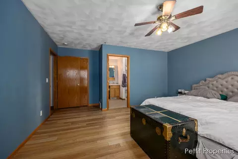 402 Richfield Ave, Springfield, MI 49037 photo 19