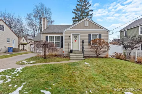 920 N Otillia St SE, Grand Rapids, MI 49507