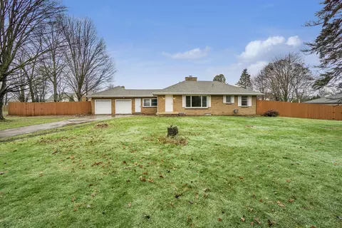 5712 Angling Rd, Portage, MI 49024