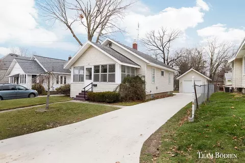 525 Hubbard St NE, Grand Rapids, MI 49525