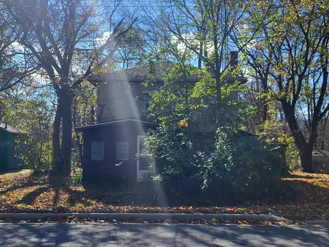 423 Paw Paw Ave, Watervliet, MI 49098