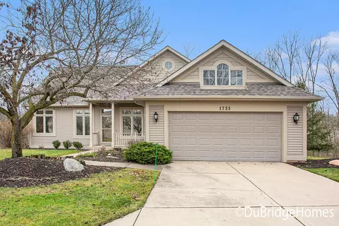 1733 Oakleigh Woods Dr NW, Grand Rapids, MI 49504