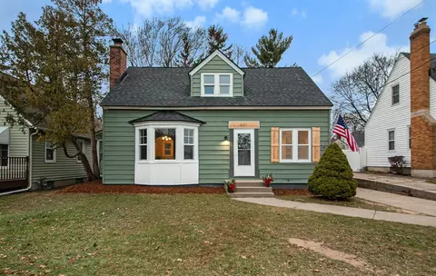 831 Edna St SE, Grand Rapids, MI 49507