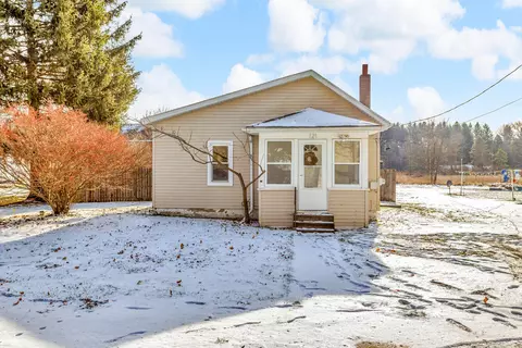 121 Hanover Ct, Hanover, MI 49241