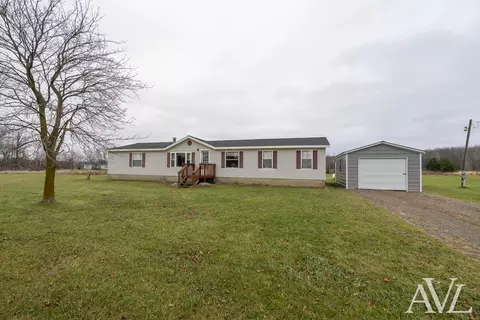 3379 14th St, Wayland, MI 49348