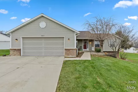 4425 Happy Hollow Dr, Grandville, MI 49418