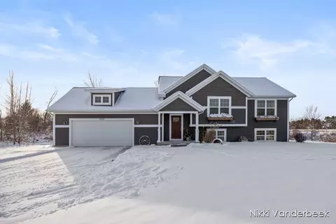 8986 Polk St, Zeeland, MI 49464