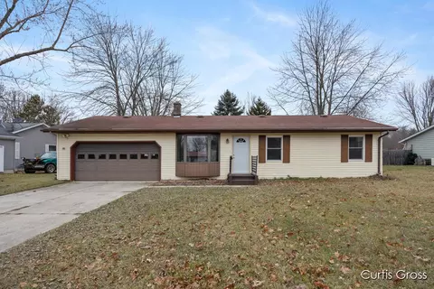 9275 Michelle Dr, Crystal, MI 48818