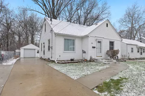2647 Jefferson Dr SE, Grand Rapids, MI 49507