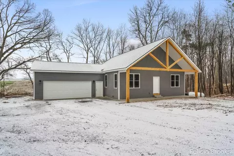 2548 Daisy Ln, Middleville, MI 49333