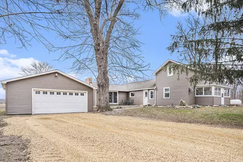 22945 B Dr N, Marshall, MI 49068