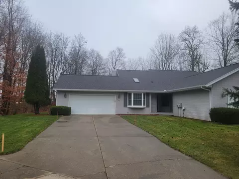 6701 Beechwood Dr #29, Saranac, MI 48881