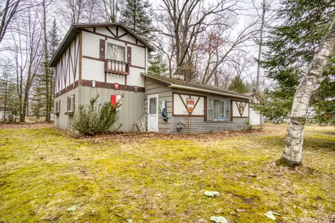 5296 Oakwood Dr, Prescott, MI 48756