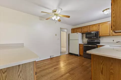 1453 Boyd St, Troy, MI 48083 photo 5