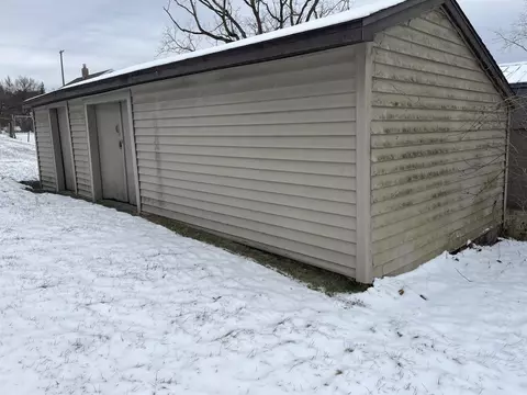 Exterior - 2924 Page Ave, Jackson, MI 49203 photo 6 of 9