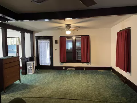 Living - 2924 Page Ave, Jackson, MI 49203 photo 1 of 4