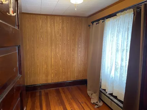Bedroom - 2924 Page Ave, Jackson, MI 49203 photo 5 of 10