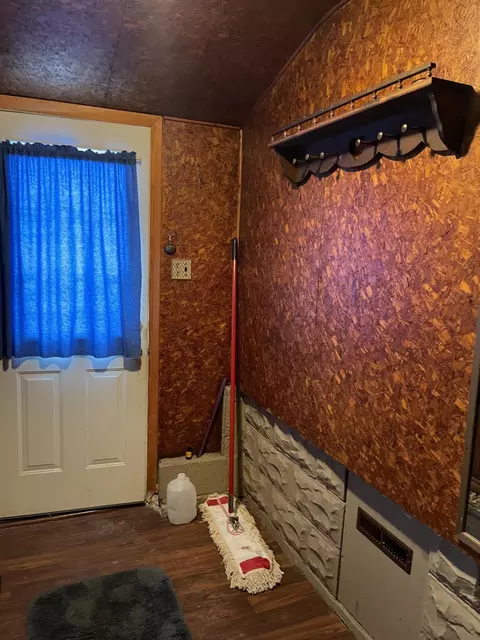 Entry Way - 2924 Page Ave, Jackson, MI 49203 photo 5 of 7
