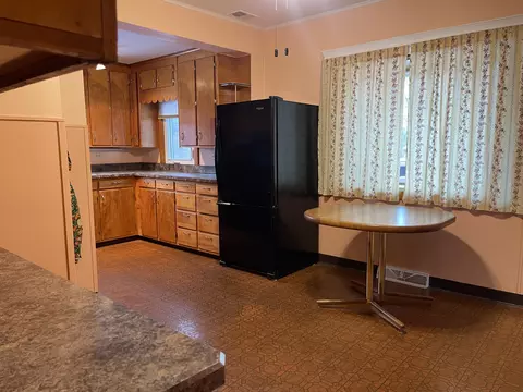 Kitchen - 2924 Page Ave, Jackson, MI 49203 photo 11 of 12