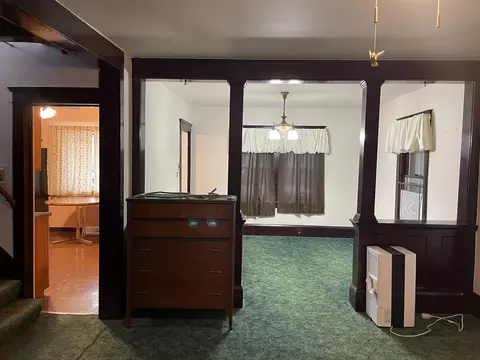 Living - 2924 Page Ave, Jackson, MI 49203 photo 3 of 4