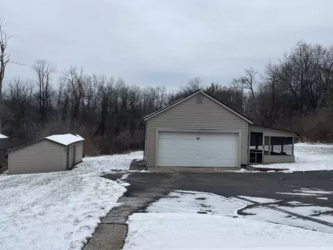 Exterior - 2924 Page Ave, Jackson, MI 49203 photo 2 of 9