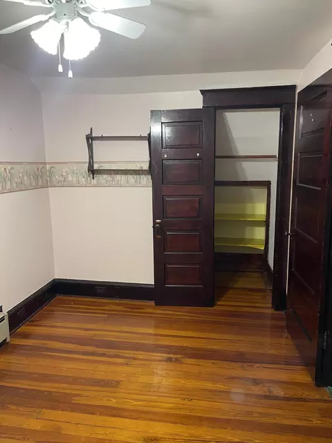 Bedroom - 2924 Page Ave, Jackson, MI 49203 photo 1 of 10